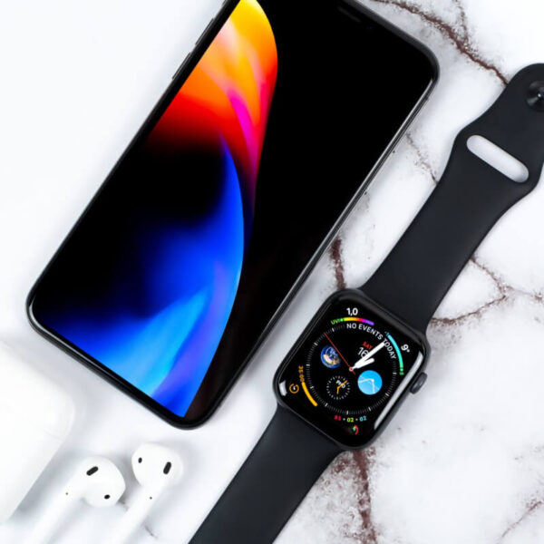 ⁦Smartwatch with Bright Touchscreen Display, Up to 6 Days of Battery Life, Orchid Purple⁩ - الصورة ⁦3⁩