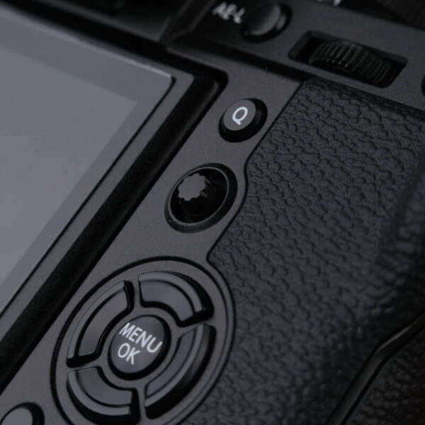 ⁦4K Digital Camera, 12-32mm and 45-150mm Lens Bundle, 16 Megapixel Kit, 5 Axis In-Body Dual Image Stabilization, Black⁩ - الصورة ⁦3⁩